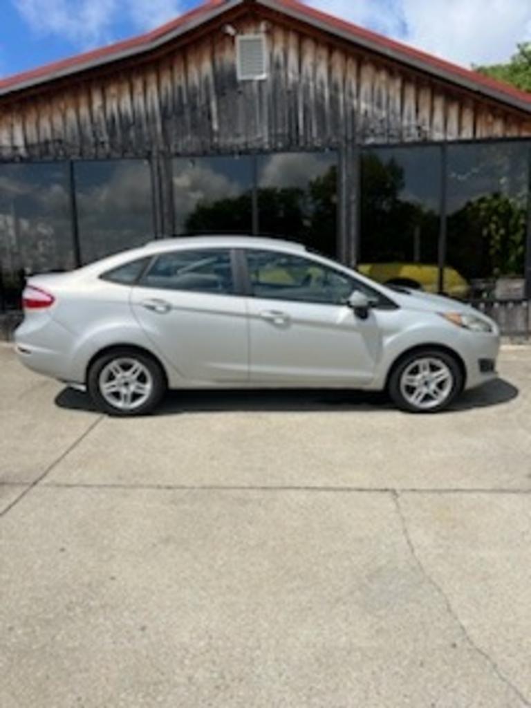 2018 Ford Fiesta SE's photo
