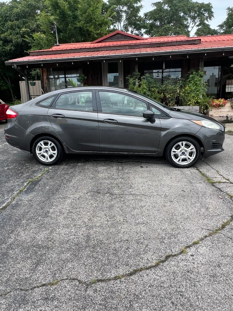 2017 Ford Fiesta SE's photo