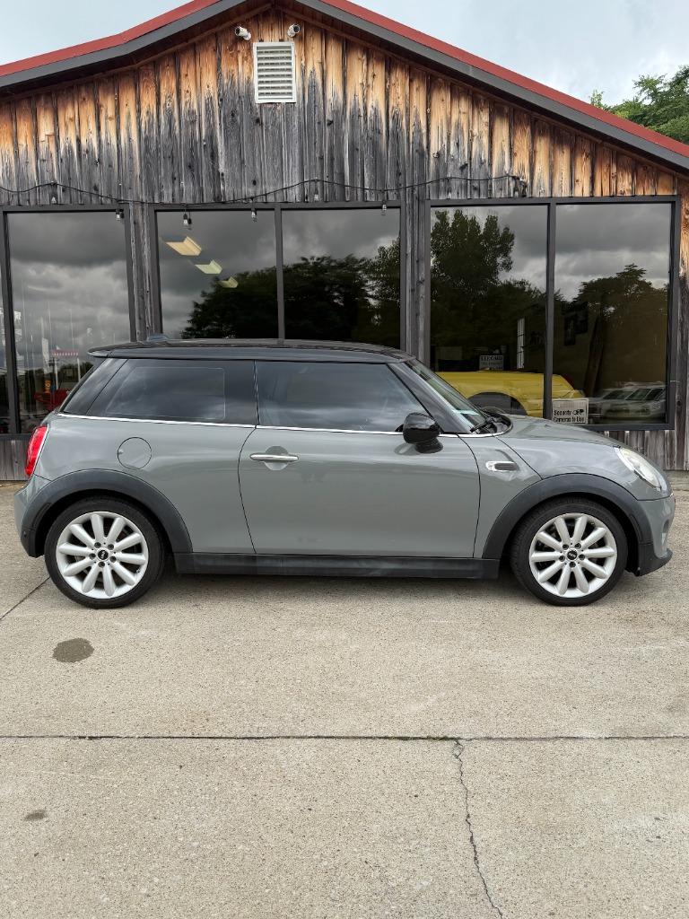 2017 MINI Cooper -'s photo