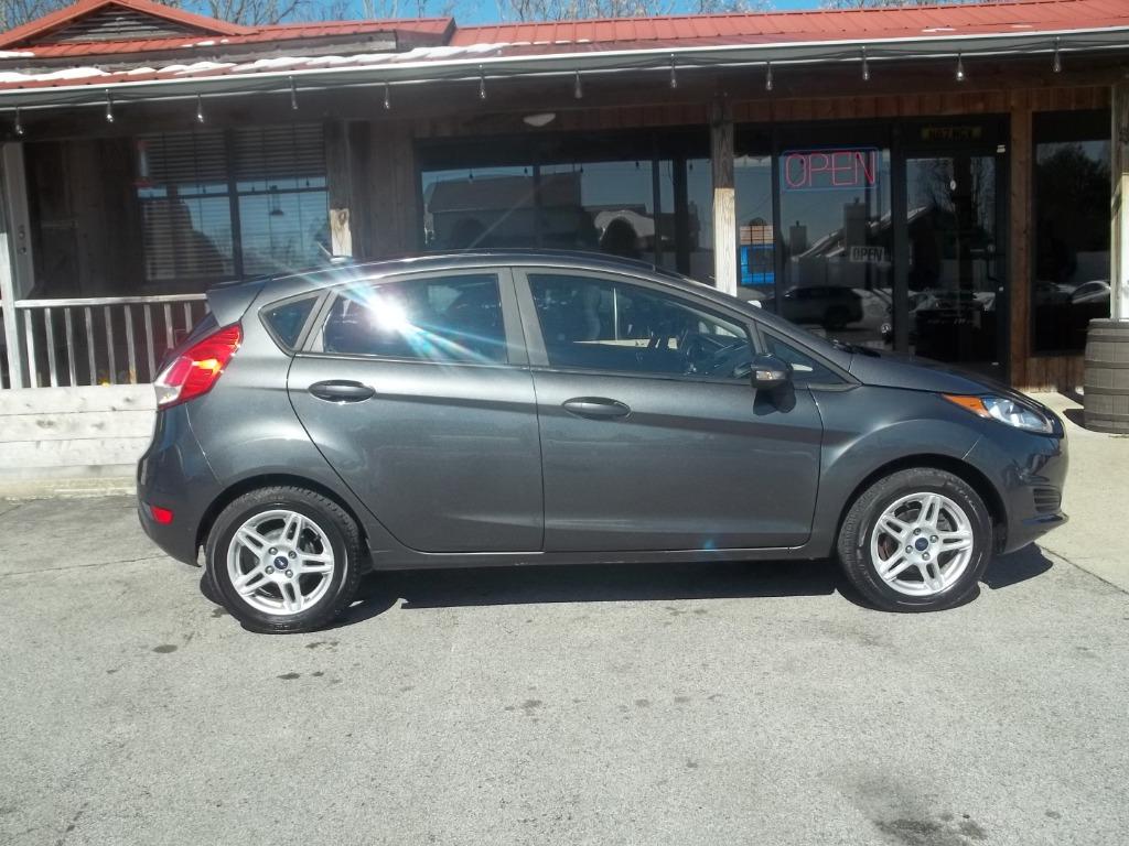 2018 Ford Fiesta SE's photo