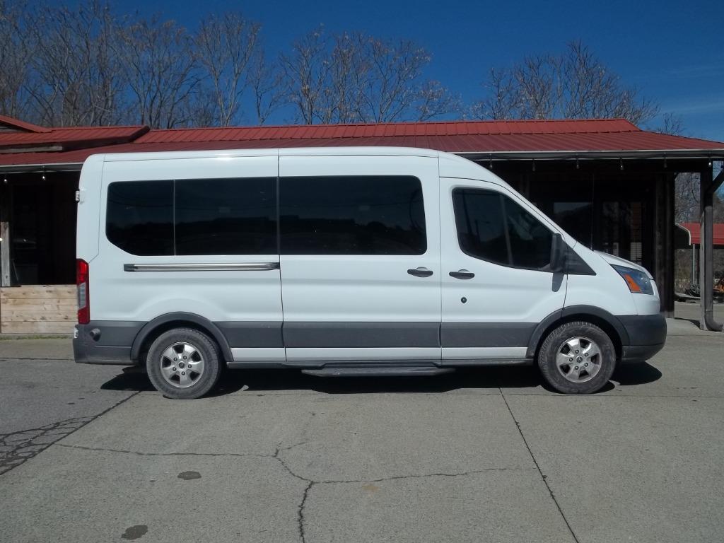 2018 Ford Transit Wagon XLT's photo